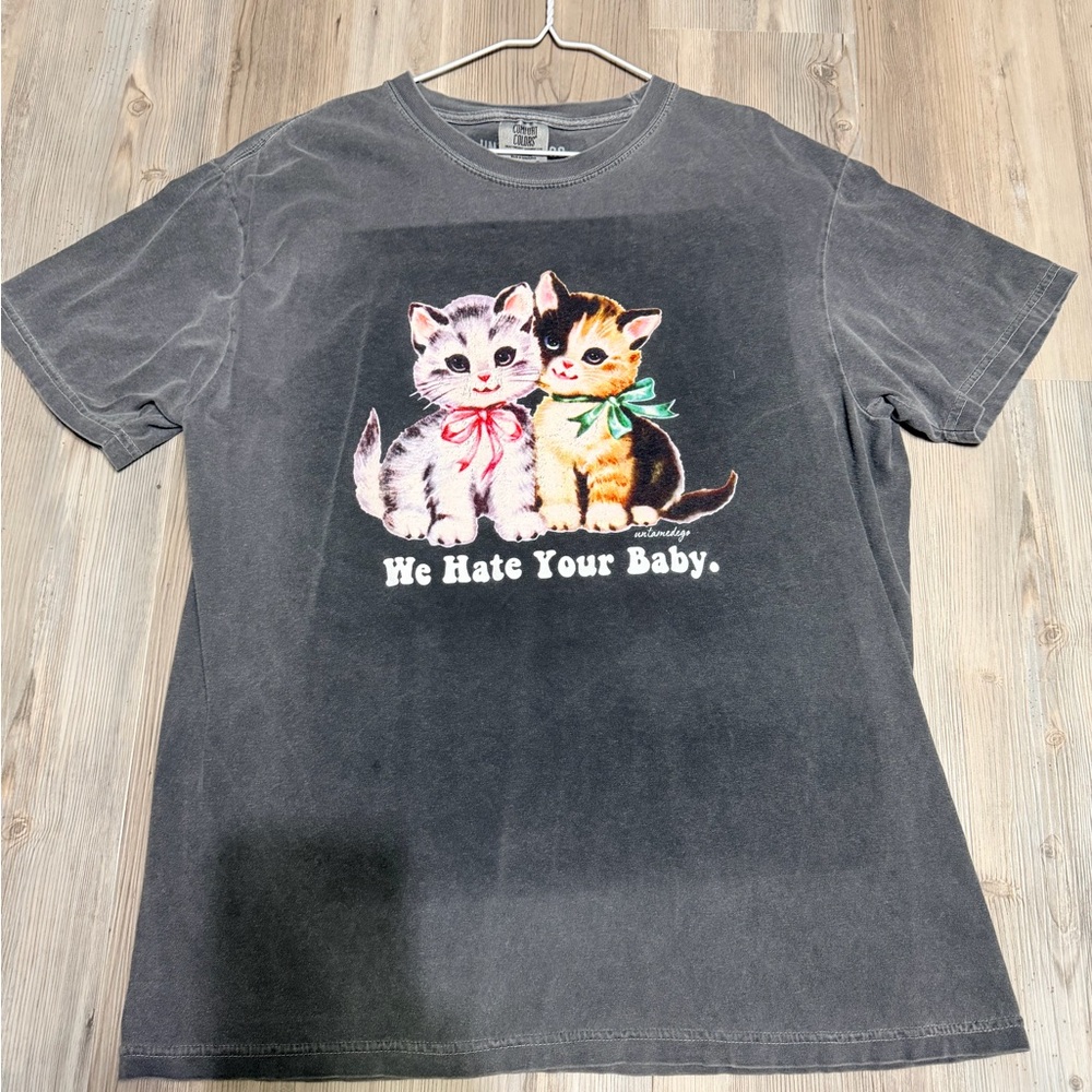 Gray Cat Graphic T-Shirt- Untamed Eho, Oversized L